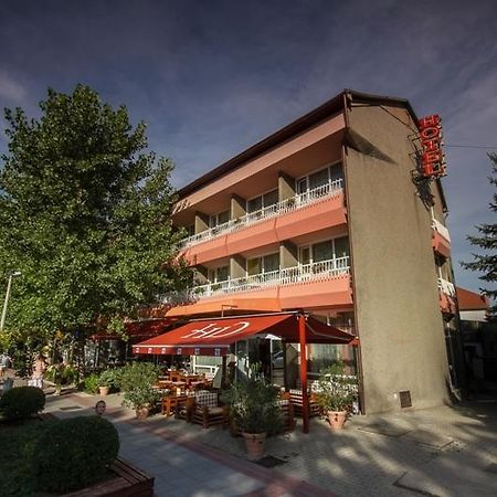 Hotel Dombóvár מראה חיצוני תמונה